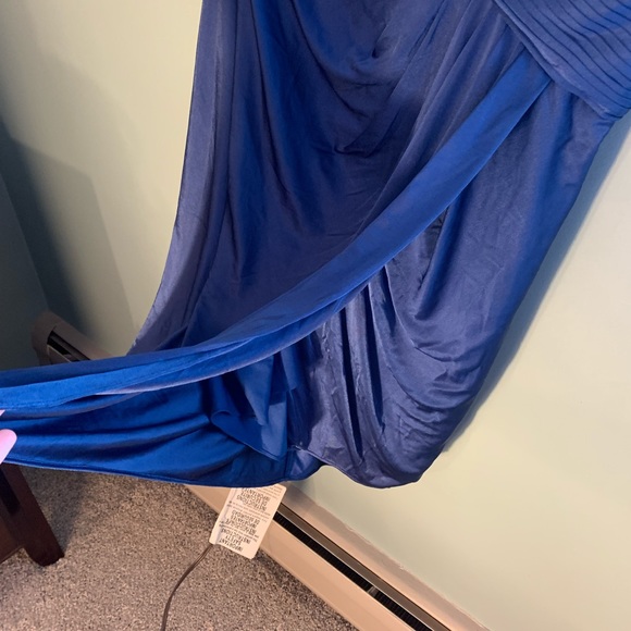 BCBG Max Azria Tulip Hem One Shoulder Dress - Picture 4 of 8